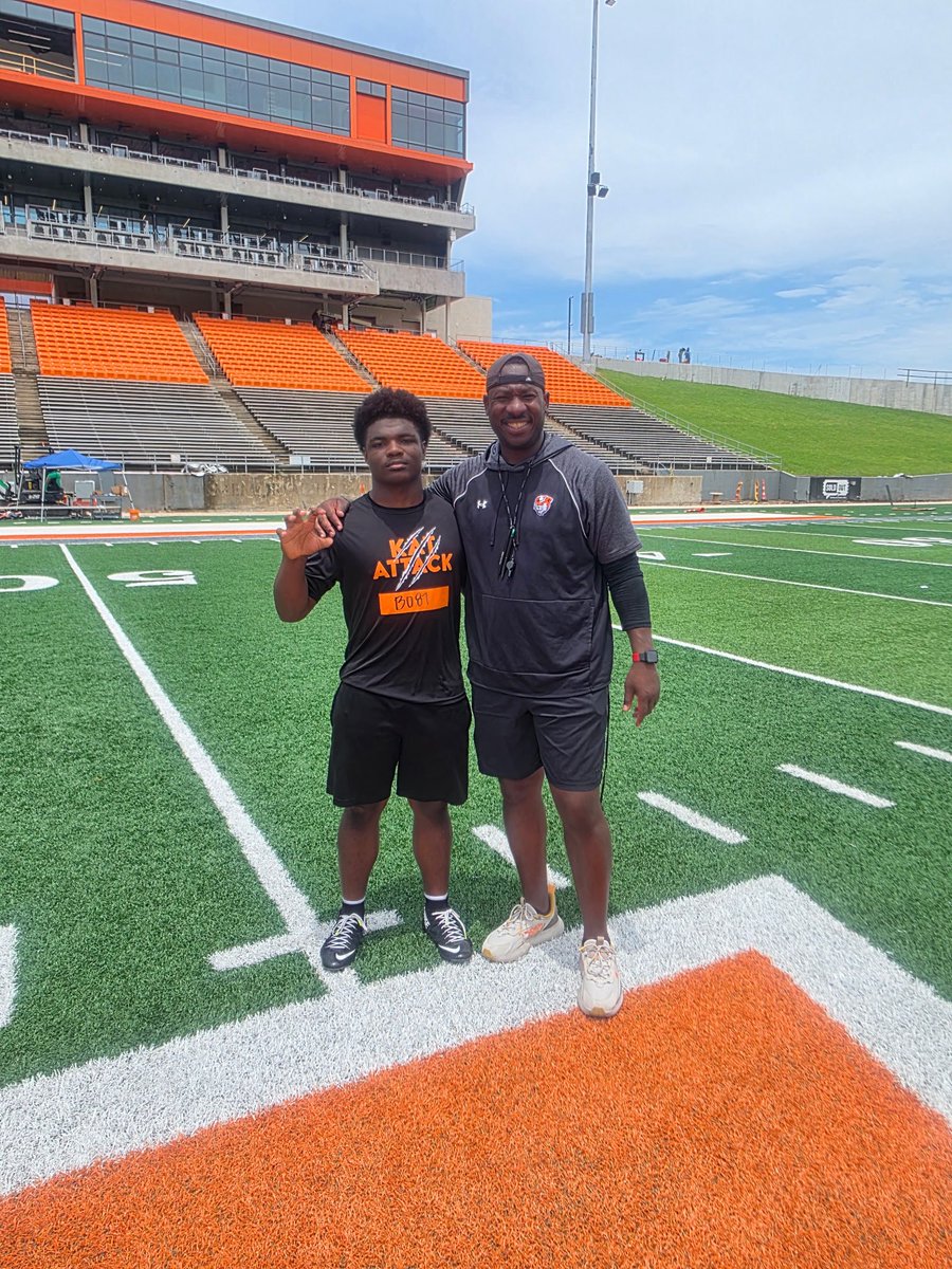 deuce_2shifty's tweet photo. I had a great time learning and competing at the Sam Houston camp last Saturday! @31_CoachFAL @DBCoachMcGraw @rogers_eugene @DHeaggans12 https://t.co/1fBlJxXIAa