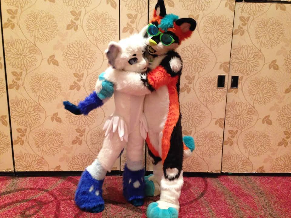Tiny1Badger's tweet photo. @RixHusky Omg, I met him in like 2015 at tff! He was the secret suit of some well known own dancer I think! https://t.co/OQQLVZuPr0