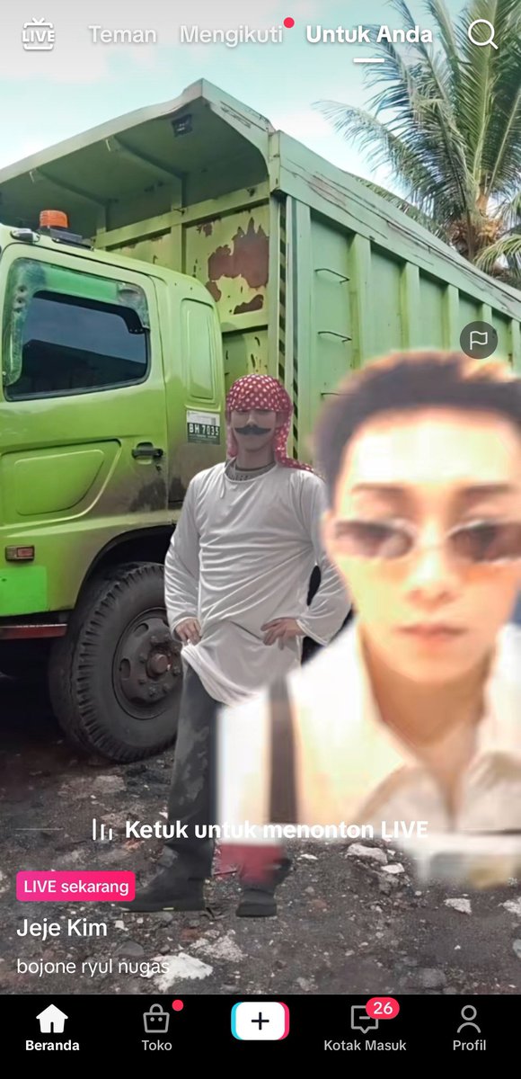 iamweneebebe's tweet photo. lihat kelakuan ryul mania gue cm bs KETAWA https://t.co/dZTeahcgIb
