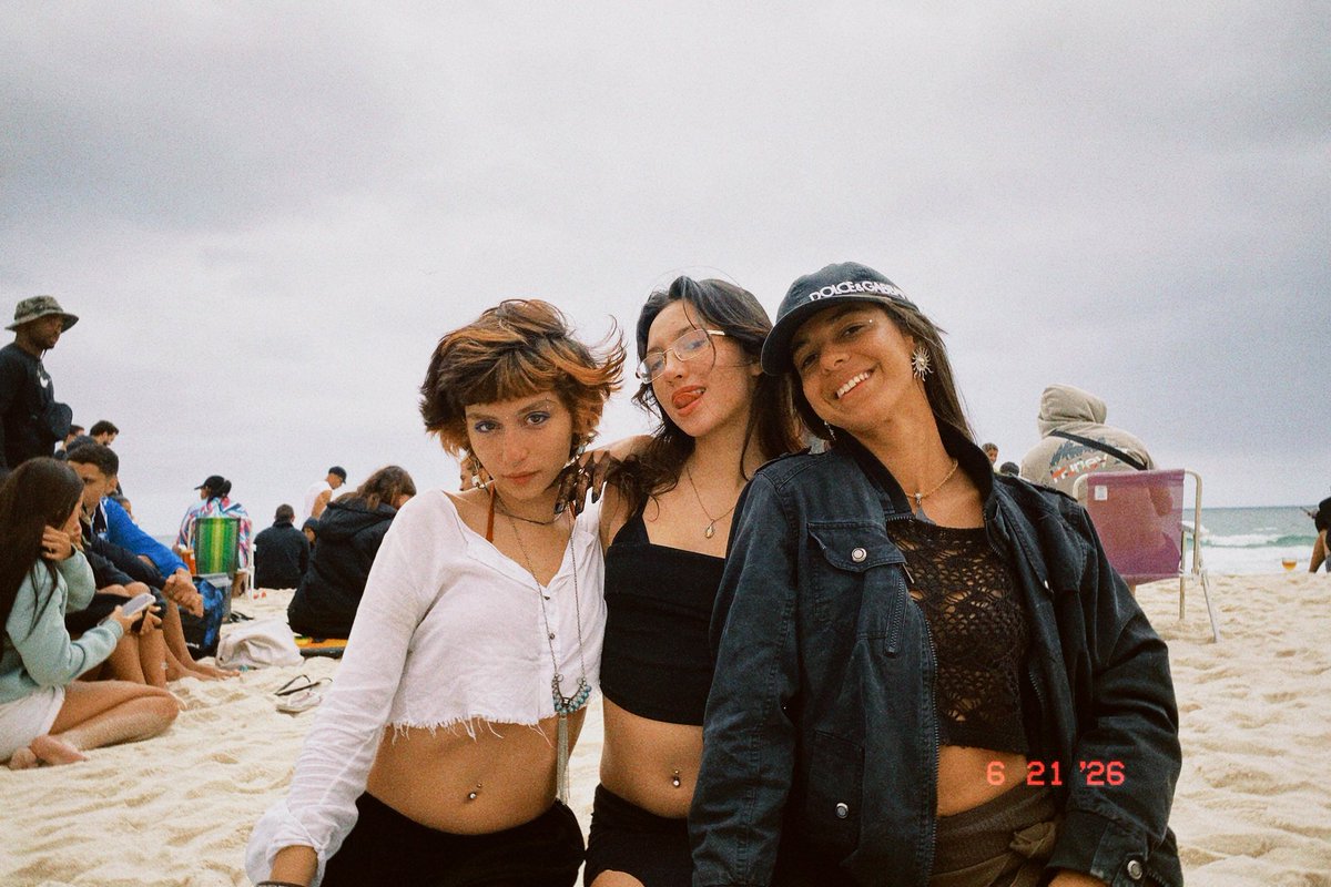 lambisgoa's tweet photo. amo elas https://t.co/7B9IEhd6cj