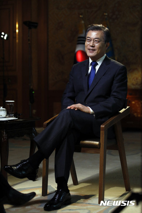 dajoayo's tweet photo. "정당의 주인은 당원입니다. 당원들의 뜻이 곧 당의 의사결정이 되는 시스템을 만들겠습니다." (2015년 새정치민주연합 당대표 시절)
#당무개입금지 #당대표괴롭히기금지
#보완수사권_전면_폐지 #당원주권 https://t.co/maJ3enJcEs