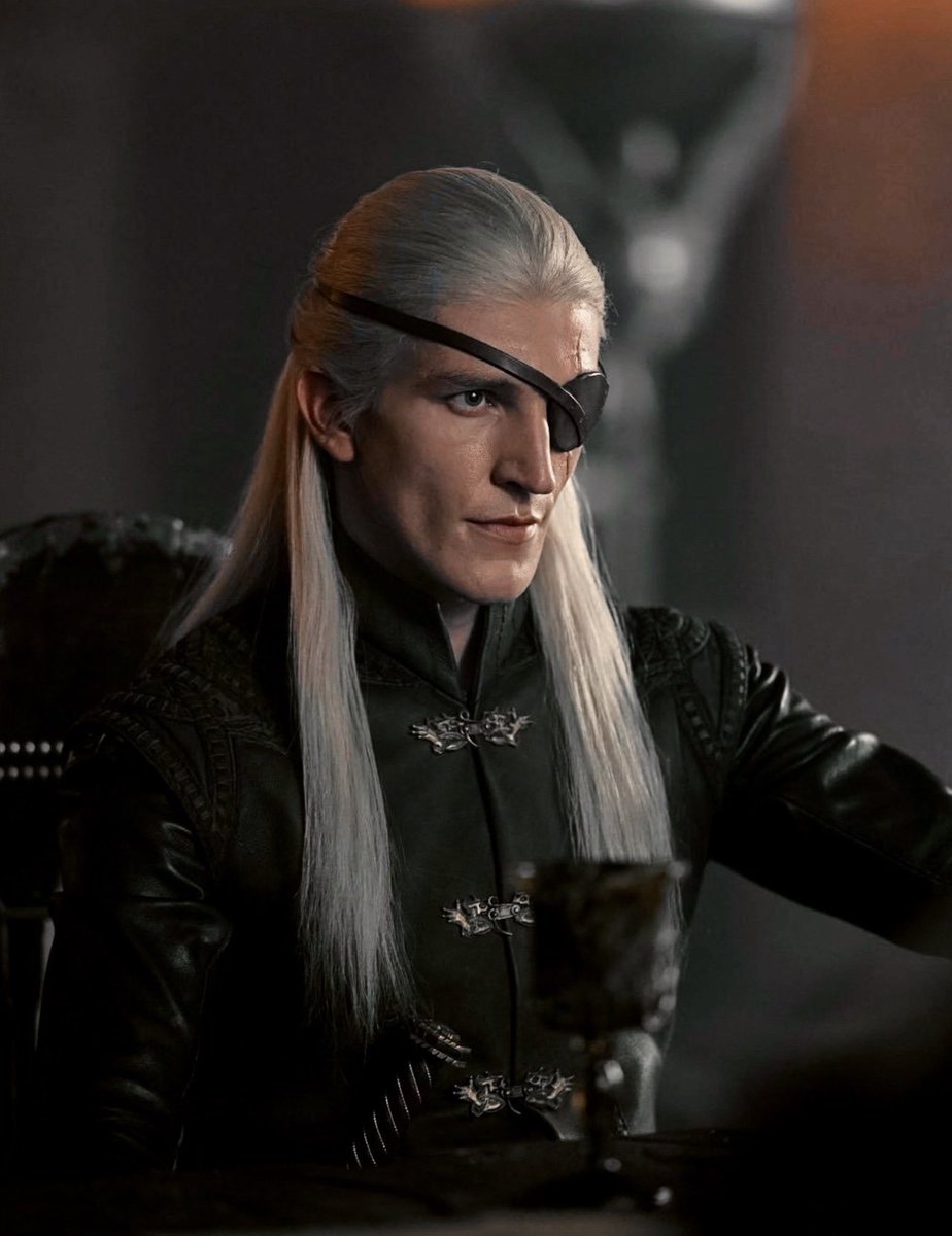 chattyreality's tweet photo. me when I’ve spent my whole life dreaming of having a dragon, finally claim a powerful one, fail to control it and immediately get a strong boy killed https://t.co/oEZegpABfo