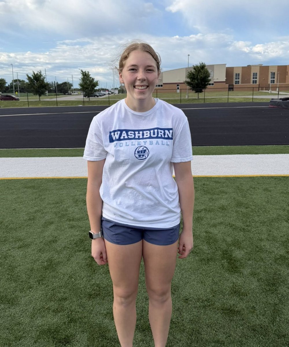 CHSGAINS's tweet photo. Taking it back to week 1 👏

Huge SHOUTOUT to the following:

Senior Liberty Bos- SPEEDSTER OF THE WEEK 🏃‍♀️

Seniors Aliyah Betz and Makenna Inman - CO LIFTERS OF THE WEEK ! 🏋️‍♀️

Way to go girls! 
#discoverersstrong #GWL #speedygonzalez https://t.co/X1rcsLN4zD