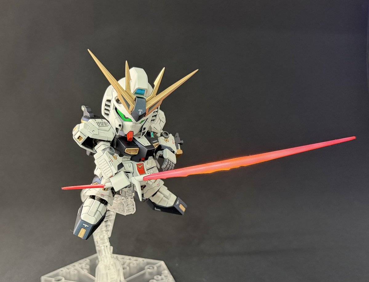 MASAMIT73434298's tweet photo. BB戦士ffνガンダム完成！

SDだから簡単だろうと思っていましたが完全に甘かったです😅

表面処理やスジボリなど基本工作の大切さを改めて実感。

それでも期間内に完成できて大満足！
初SD制作、めちゃくちゃ楽しかったです😊

#なんでもSDコンペ https://t.co/o1LOsdJvpZ