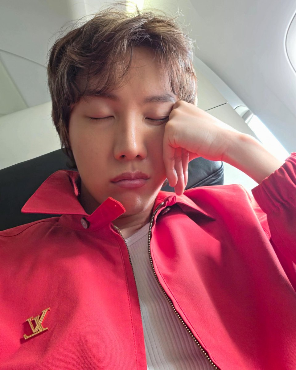 hobiroppi's tweet photo. BABY https://t.co/G5aCDf3QiH