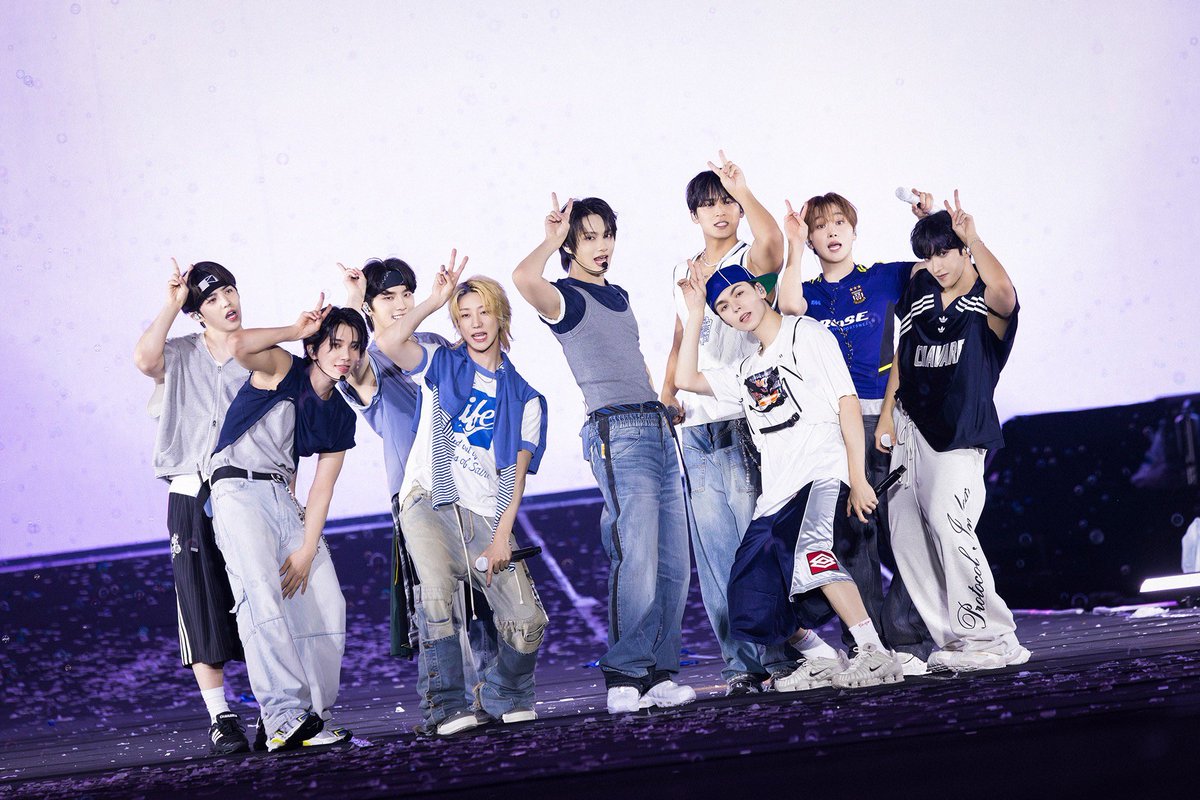 ho5hiii_kwon17's tweet photo. [📸] 260622
✦ 2026 SVT 10TH FAN MEETING <SEVENTEEN in CARAT LAND> | Media Photos 

Group 

#SEVENTEEN #세븐틴 @pledis_17 https://t.co/aHB8faTRM5