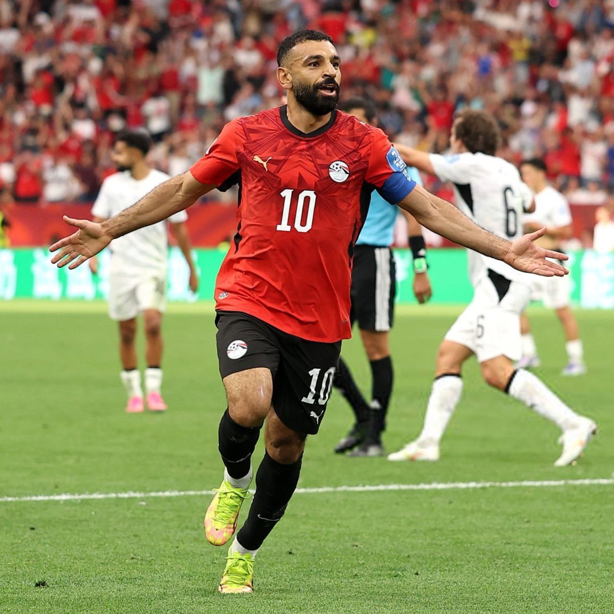 central_lfc_br's tweet photo. Mohamed Salah participou de gol em todos os jogos que disputou em Copa do Mundo até aqui.

2018:
⚽️ Vs 🇷🇺
⚽️ Vs 🇸🇦

2026:
🅰️ Vs 🇧🇪
⚽️ Vs 🇳🇿 https://t.co/g1rREvBVcV
