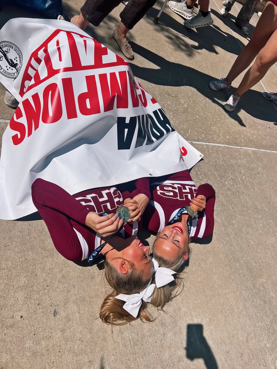 KhloeKastner's tweet photo. Junior year loading... ⏳

Sophomore year:
 🏆 2A State Record (200m) 🏆 Outdoor State Champ: 200m, LJ, 4x1, 4x2 🏆 Indoor State Champ: 60m, 200m, LJ 🏆 Competitive Cheer State Champ

Couldn’t have done it without God🙌🏻

Ready for what God has planned for me next☺️ https://t.co/9si6Fl7fOK