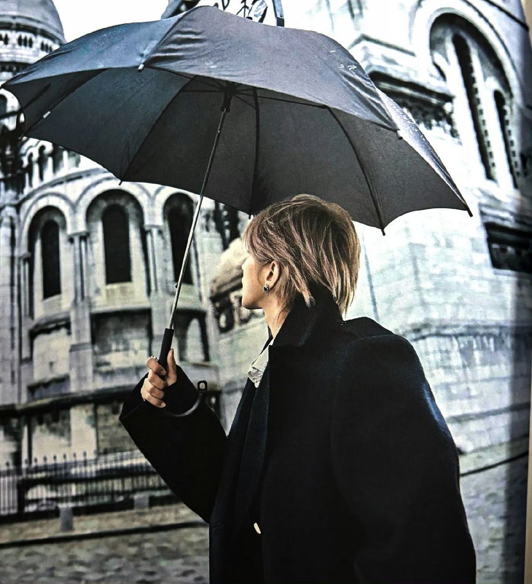 kunalbum82's tweet photo. Milan becomes a bridge connecting Eastern and Western aesthetics.

KUN’s MFW moment
#KUN #KUNxTHOMBROWNESS27 
#THOMBROWNE #MFW
@kun_officialx @ThomBrowne https://t.co/g0hsyX1PKn