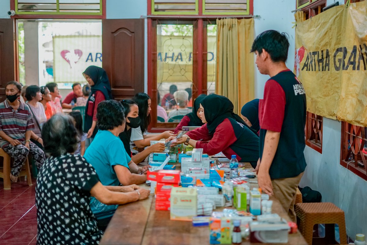 agpeduli's tweet photo. Artha Graha Peduli kembali menggelar Bakti Sosial Penyuluhan Kesehatan, Pengobatan Gratis, serta Pembagian Paket Tali Kasih secara serentak di lima lokasi pada 21 Juni 2026. 
.
.
.
#ArthaGrahaPeduli #AGPeduli #AGPArthakes #PeduliSesama #BerbagiKebaikan https://t.co/Fxti8IYINH