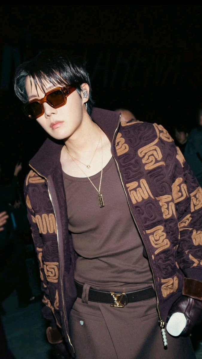 Yoon_kookie97's tweet photo. #Jhope is expected to attend Louis Vuitton Men's Spring-Summer 2027 Show in Paris 🇫🇷 

🗓️ 23rd June, 9PM CEST 
🗓️ 24th June, 4AM KST 
📺  https://t.co/Dh9OPPlqJs

J-HOPE FOR PARIS FASHION WEEK 
#jhopexLouisVuitton #jhopexLVMenSS27
#LVMenSS27 @LouisVuitton https://t.co/k8sBTcif8A