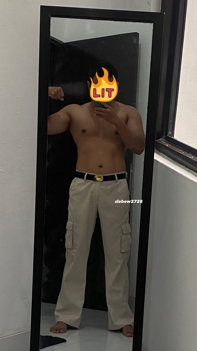 slebew2728's tweet photo. 2025 vs 2026

dari 62 kg ke 73 kg, dirty bulking dan nge gym balik kerja selama ini ga sia sia. https://t.co/HSo0v0TslU