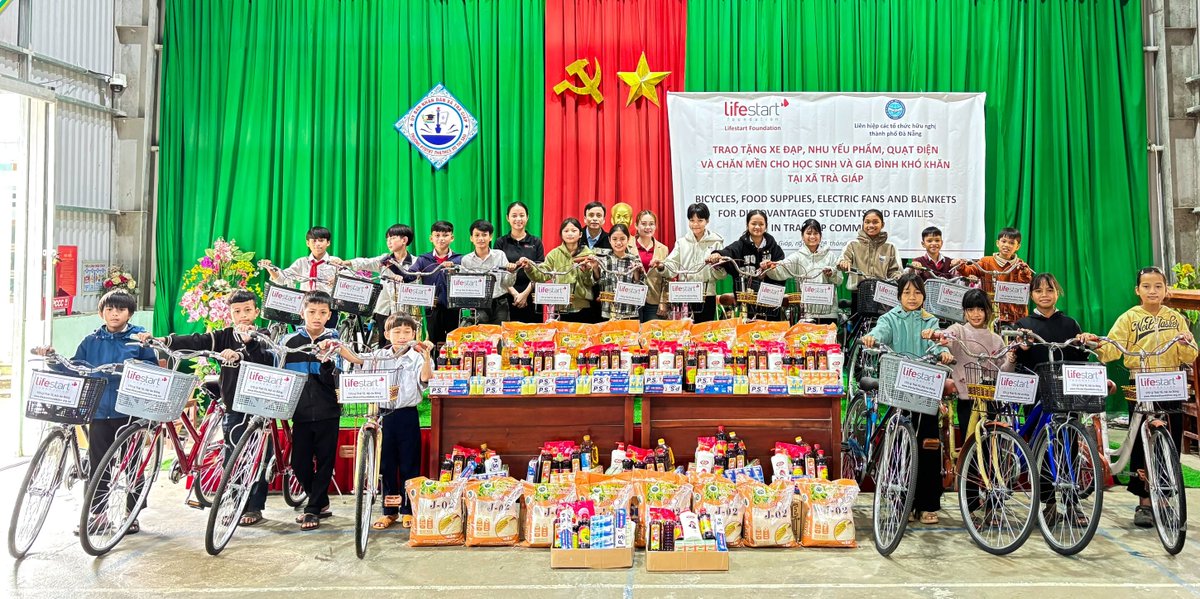 LSFVietnam's tweet photo. 🚲 #LifestartFoundation donated 20 bicycles to disadvantaged ethnic minority students in Tra Giap Commune, helping them travel safely to school. As part of a broader support initiative, blankets, electric fans and essential supplies were also provided to local families. 💙

#LSF https://t.co/6fHhKNuTQE