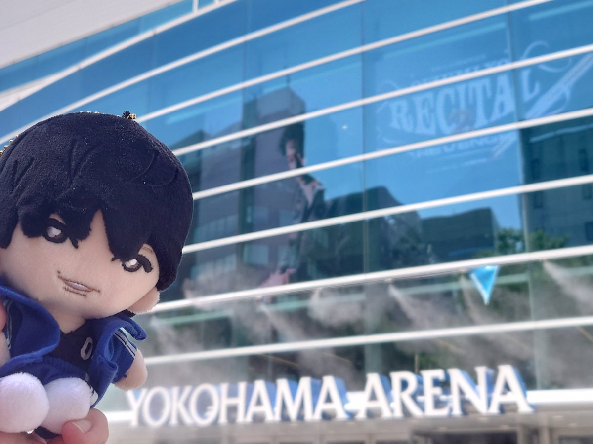 DateTamaco's tweet photo. 昨日はレカルカ行ってからの大泉洋リサイタル2。北斗くんほど喉かっぴらいて無かったけど、大きい声でコールしてきたし、心優しいスタッフ＆子猫ちゃんのお姉様のおかげで金テープと落下物GET🐱
今日は青コーデにしてしょっぴーDay💙 https://t.co/aHFAI3qTPE