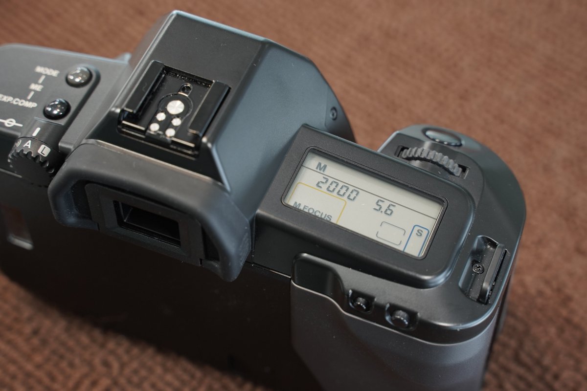 wattmann_cm_ysc's tweet photo. ワットマンカメラ横須賀中央カメラ買取センターです。

【入荷情報】
Canon EOS RT

世界初のAF対応、固定ペリクルミラーを搭載。
RTモードにすると、わずか0.008秒でシャッターが切れ、レリーズタイムラグを短縮したモデルです。

とても綺麗な状態です！
お持ち込み頂きありがとうございます。 https://t.co/vuVLA0bb9s
