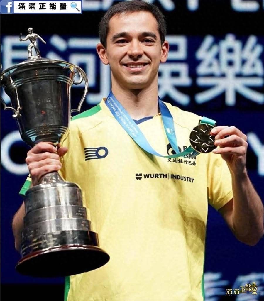 JuliaaSLcn's tweet photo. FELIZ ANIVERSARIO HUGO CALDERANO

Dia do maior nome do tênis de mesa no Brasil e nas Américas 💚🇧🇷
Que bom estar vivendo na mesma época que você https://t.co/lBWR2uqSFw