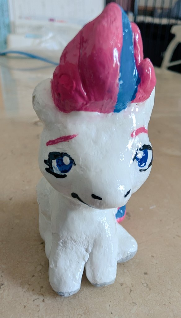 SilverShion28's tweet photo. 紙粘土でジップ作ってみた
#粘土 #造形 #フィギュア #DAISO #マイリトルポニー #MyLittlePony #MLP #MYP #ジップ #ZippStorm #Zipp #MLPg5 #mlpart https://t.co/p0kSF0FN45