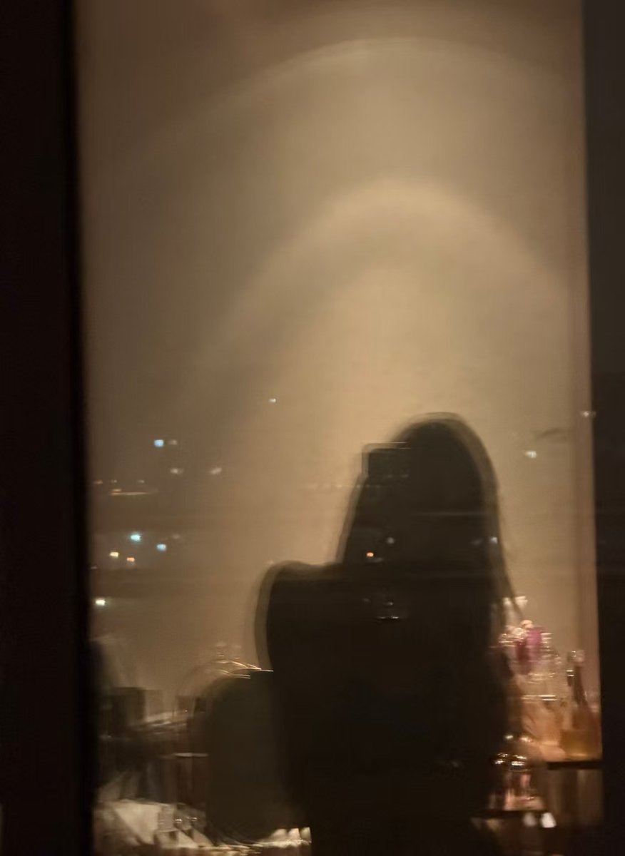 Anthea9657's tweet photo. Fifty percent of the world's troubles can be solved by getting a good night's sleep; as for the other half, think about it after you wake up. Good night. https://t.co/yqewtuHIke