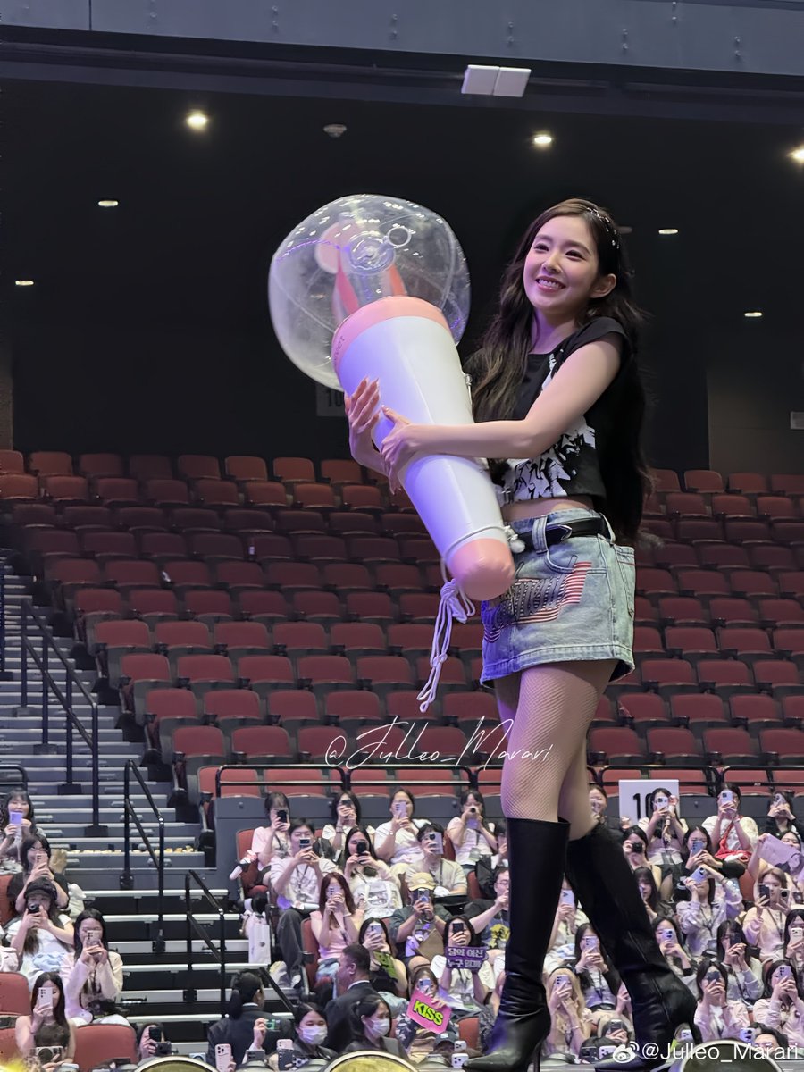 SoloBae91's tweet photo. 260620 I-WILL in Macau Send Off
#아이린 #IRENE

© Julleo_Marari https://t.co/WDWxrq7xST