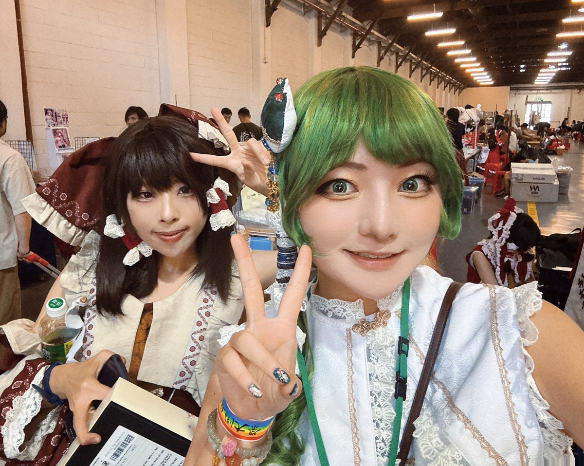 anjo_cos_'s tweet photo. Captain Fishさんと！！
霊夢可愛すぎるんだが☺️☺️
お土産もいただきありがとうございました😊💌

※コスプレ※ https://t.co/EEAWDRELaN