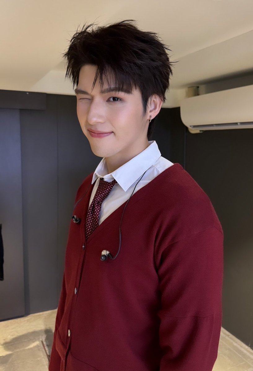 JigzErotang's tweet photo. ทุกคน ใครสร้อยไม่รู้ แต่เรามาลา 

SKY WONGRAVEE X FINO

#FINOGlowWithSky
#skywongravee https://t.co/lU5mfqtYEf