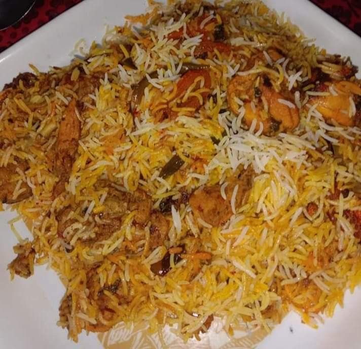 aroo__hun's tweet photo. یہ بریانی خود میں نے اپنے ہاتھوں سے بنائا ہے https://t.co/WVY3AfkpdB