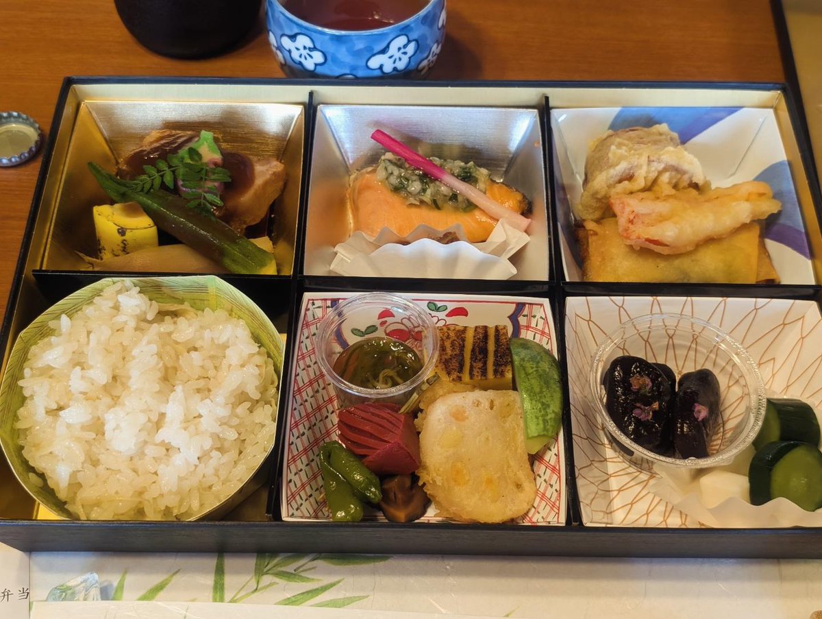 kamikobus's tweet photo. 旅の記録🚗💨 #人生は旅 編
ややや😳‼️
旅の記録をうっかりしちょった💦
#い〜な伊那
伊那到着して始めに伺ったのは【割烹 だるま】さま
天井絵が素晴らしい✨クラウドファンディングコラボのお食事会😍❤️
〜続く〜
#ありがとう
#大事な人に見せたい景色
#某旅行会社の添乗員のとある休日の過ごし方 https://t.co/OYsec6laG5