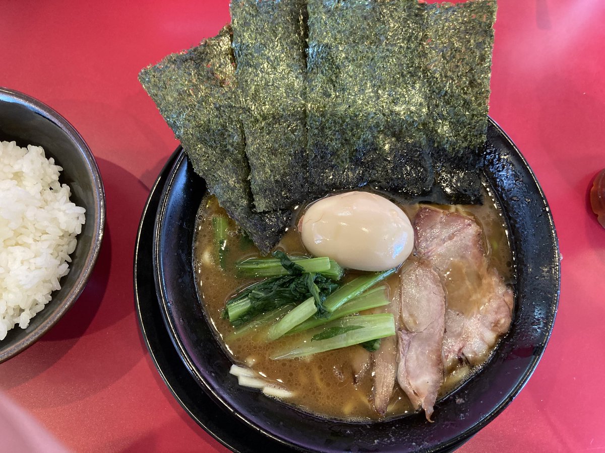 JANCO33's tweet photo. 味玉トッピングの家系ラーメンです！
とんでもなくうまい！！ https://t.co/uu9FjSzCNu