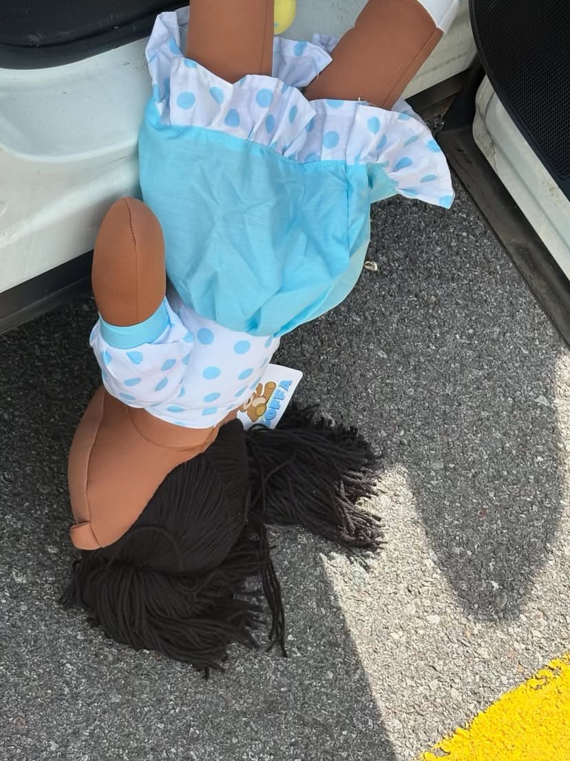 BongsMahlangu_'s tweet photo. I opened the car door to get my baby out and her baby doll fell out, I thought it was her at first 😩😩 https://t.co/DfzD1tMcVd