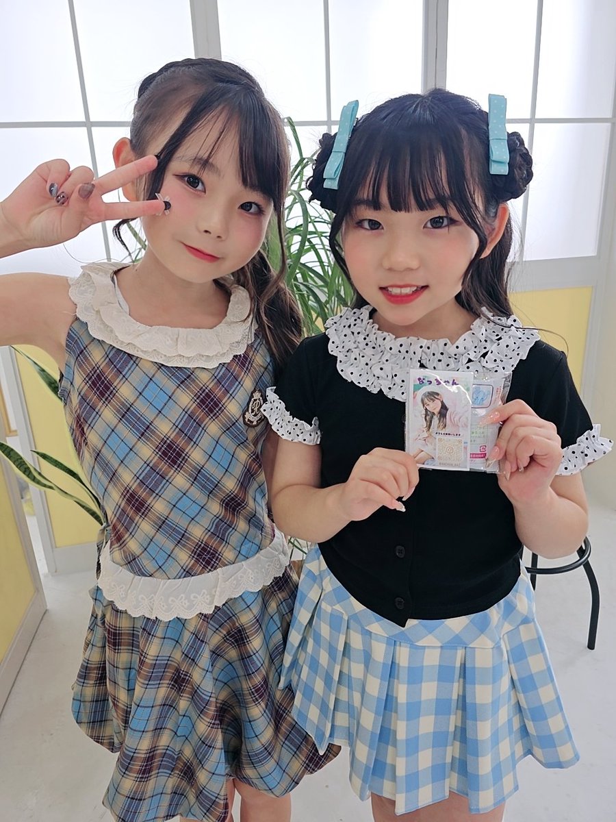cocona_0325's tweet photo. おちゅ💜この前のLalankidsの撮影会の時なっちゃんと一緒に😊ここゆめと3人でも撮って貰ったんだ😊妹ちゃんもかわいかった♥️
#Lalanモデル #Lalankids #ここゆめ #小学生アイドル https://t.co/dHfl6CIxmU