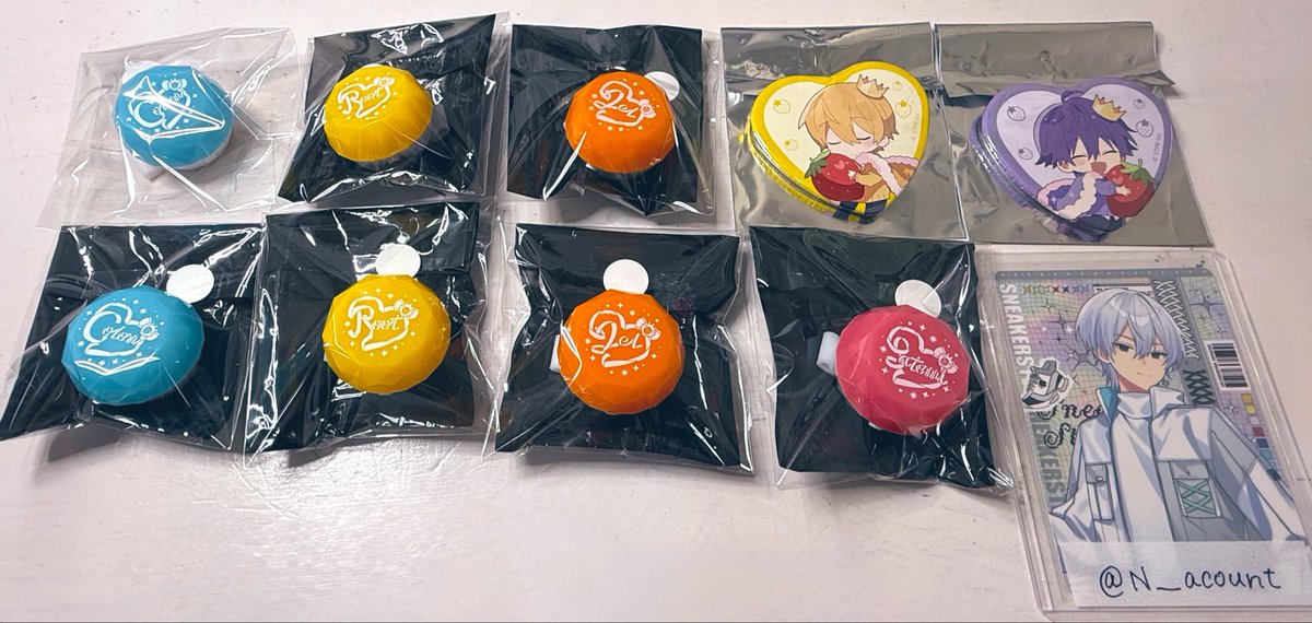 N___acount's tweet photo. 求：🍓❤️>>買取
譲：画像のもの
#すとぷりグッズ交換 #すとぷりグッズ買取 https://t.co/WzFwiKFl9M