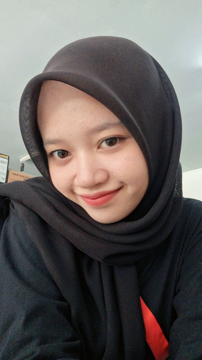 tiararp_'s tweet photo. senin hitam, alias seragamnya item item 🦍 https://t.co/nTbkYmYY2k