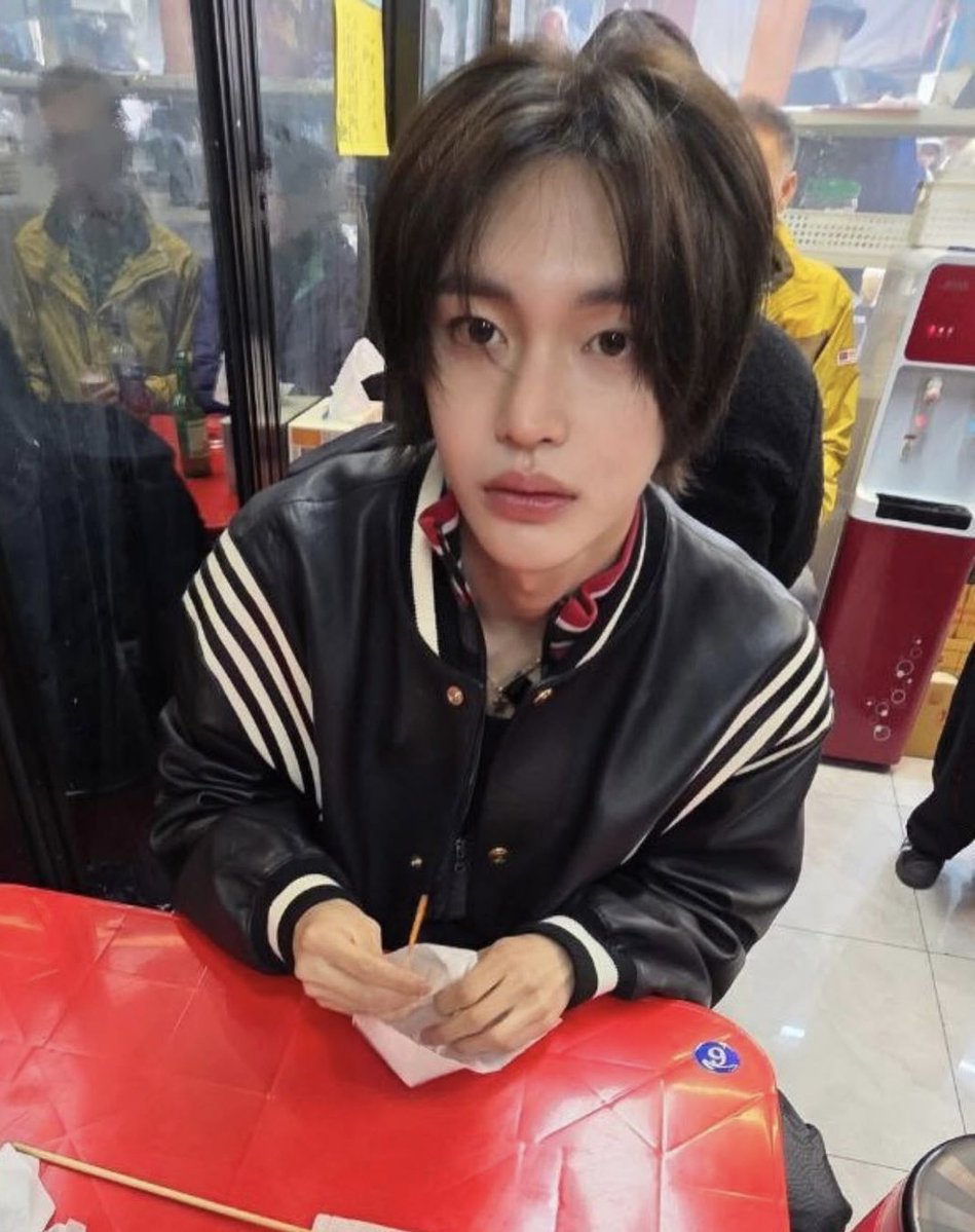 bokbakchan's tweet photo. แล้วแว่นคิดยังไงกับเค้าอะ https://t.co/RBdtQmuAS7