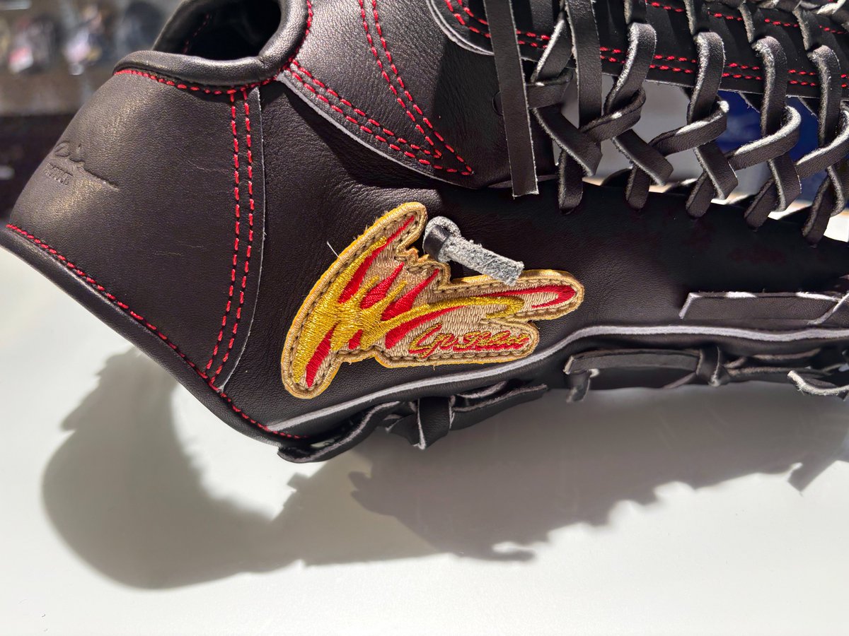 _baseballselect's tweet photo. アイピーセレクトから硬式オールラウンド用"058"型が入荷しました！

強度に優れたステアレザーを使用したエントリーモデル。

サイズは29.5cmで投・内・外どこでも守れる万能グラブ！

型付け済みですのでキャッチボールやノック等で即使用可能！

是非店頭にてお確かめください♪ https://t.co/BqECZXtdPk