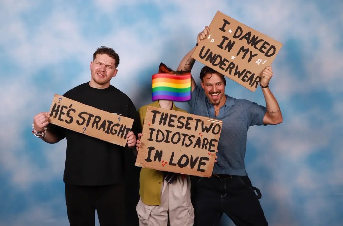 RyliverUpdates's tweet photo. NEW
Ryan and Oliver at HDCC convention via sephtastrophe on Instagram https://t.co/zwqzgdrXuh