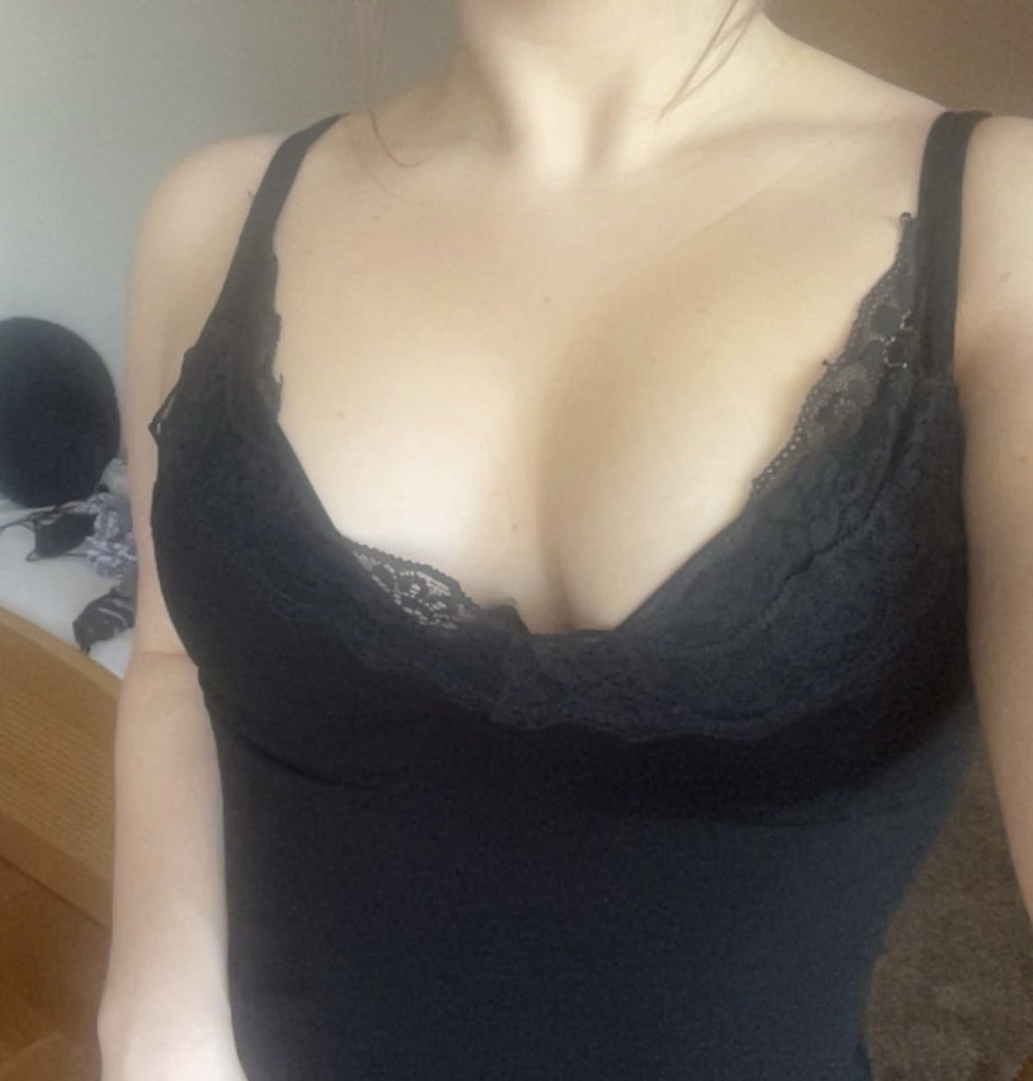 _gothAshley_'s tweet photo. Good morningggg<3 Hope you like my fav summer top!! https://t.co/bYF6lPuGTK