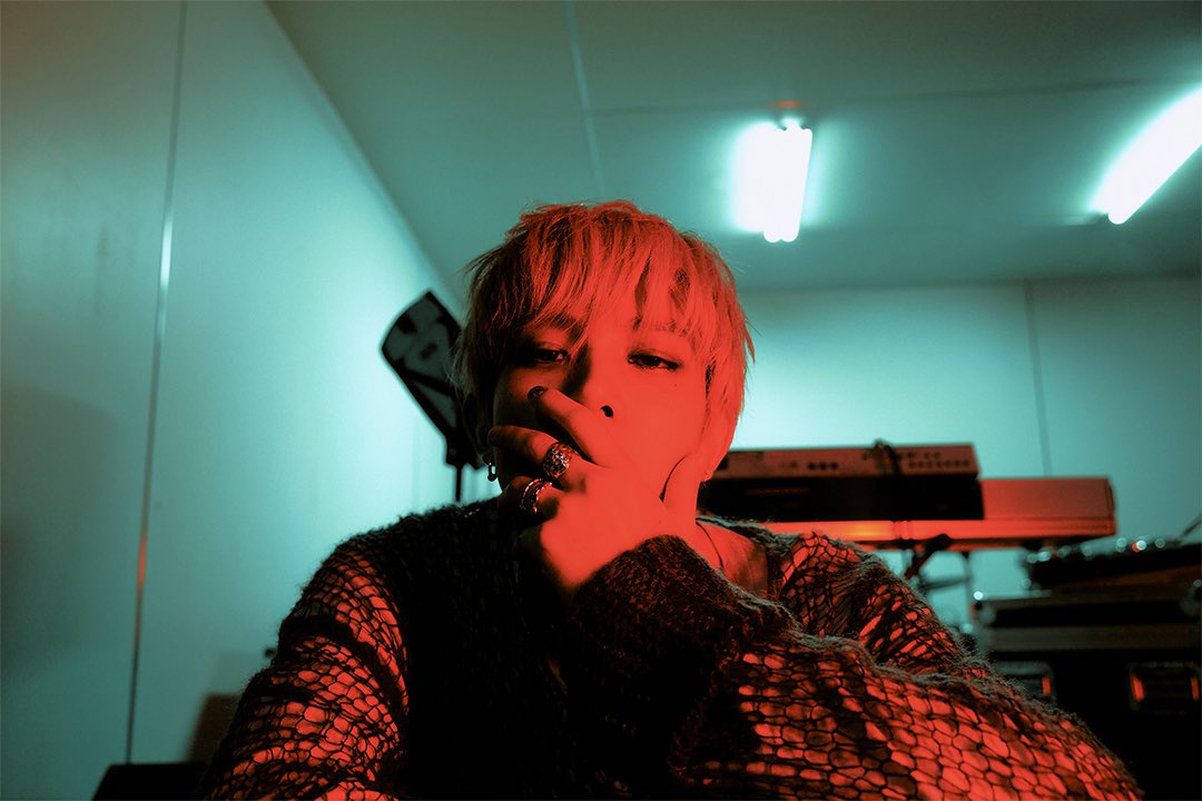 hhqud_'s tweet photo. я не верю, что через 10 минут мы услышим хи

Я В АХУЕ

RIDE OR DIE OUT NOW
#EVAN #에반 #RIDE_OR_DIE
#EVAN_1stDigitalSingle
#RIDE_OR_DIE_OutNow
@h_evva_n @evan_officialJP https://t.co/pCNASZD269