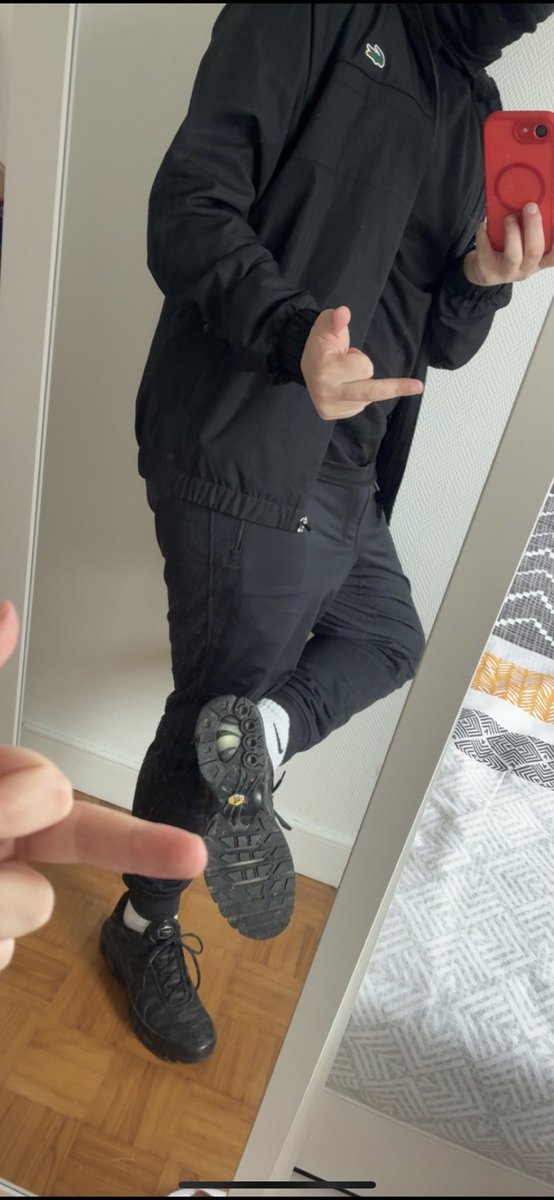 slave_here's tweet photo. Les TNs noires les plus célèbres de la scène et un Maître exceptionel.
🔴🖕🏻😈 @maitre_enzoo 😈🖕🏻🔴

Tu finiras à genoux, à implorer Maître Enzo de pouvoir les lécher pendant qu'il s'occupe de tes finances.
Un Maître exceptionnel mérite tout, supplie-le de tout prendre. https://t.co/ckH3Id8kyl