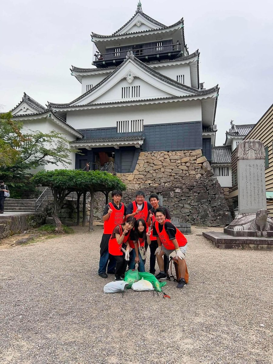 jyonetsu_club02's tweet photo. 愛知県岡崎城周辺で清掃活動を実施🫡
歴史あるお城の観光地として整備が行き届いており、観光客が訪れやすい環境の大切さを実感しました。
今回は新しく入会されたメンバーと一緒に活動できました！
今後も継続してメンバー間の交流も深めていきたいと思います。
#情熱クラブ
#情熱クラブ愛知 https://t.co/FaBxPJ0Cx4