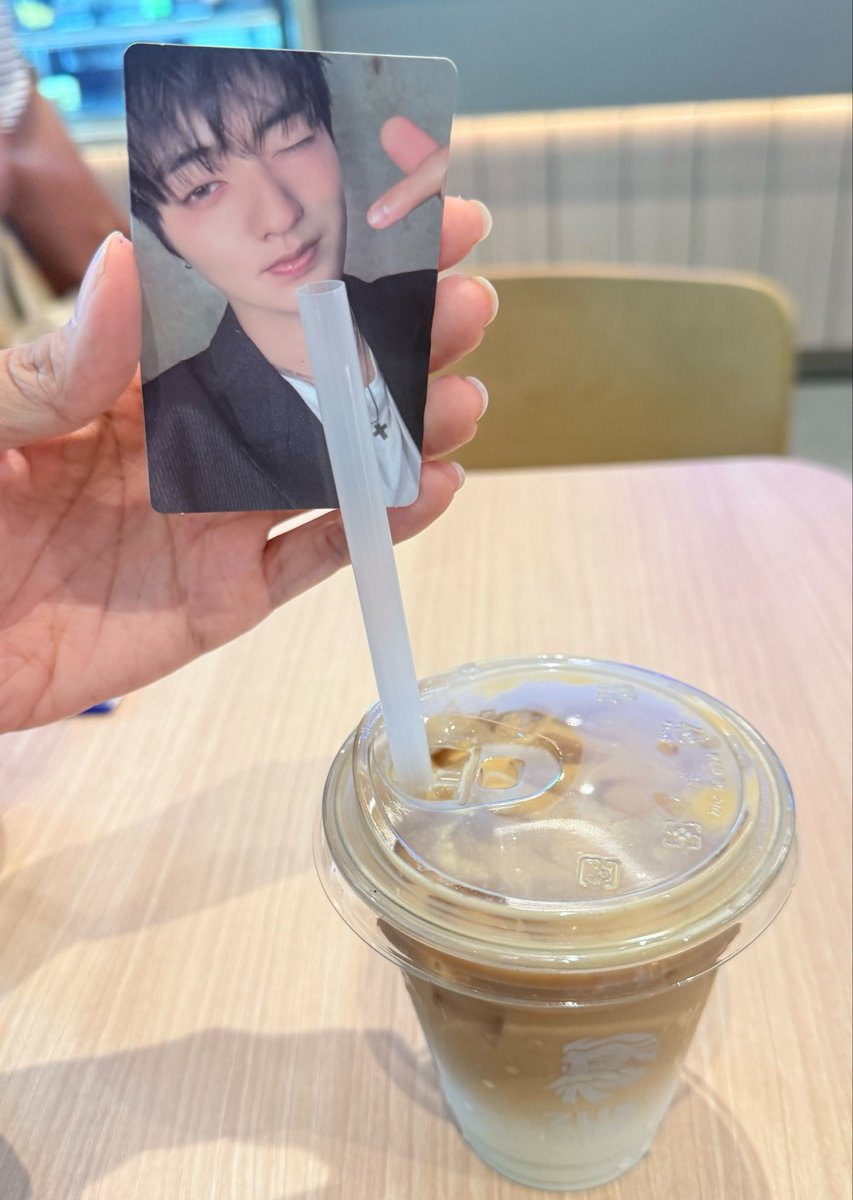 Kyuhachik's tweet photo. ☆terimakasih! for the free zus coffee #haruto @treasuremembers 🦋☕️ https://t.co/4u3Ej2CZMb