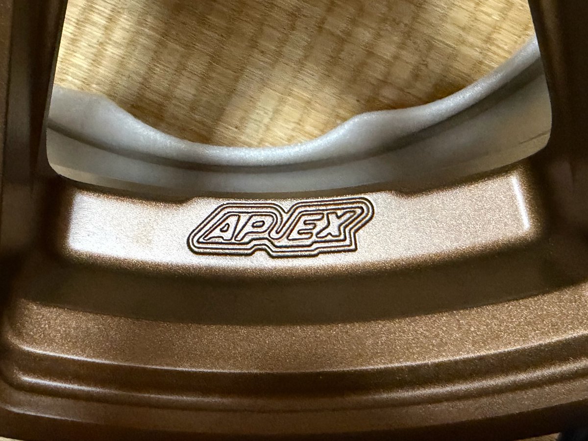 BluehairC's tweet photo. この件はひとまず完了。
私が落札した商品の出品者(A氏とする)は偽物の判断が出来ず、本物と思って出品したため、届いた段階で偽物が届いたと連絡すると返品対応いただけました。
問題なのは、パチモンホイールを本物だと偽って出品した当初出品者。(BRSS JAPAN) https://t.co/OA6JZnQzmH