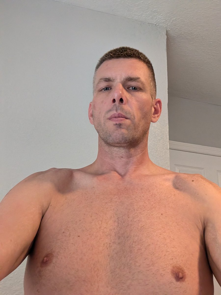 Dataoverdrive's tweet photo. Out of FL. Do i need to trim up the hair and lose some weight. Or should I shoot to bulk up with more muscle? Looking for some fun. https://t.co/i8Dm05kVJd