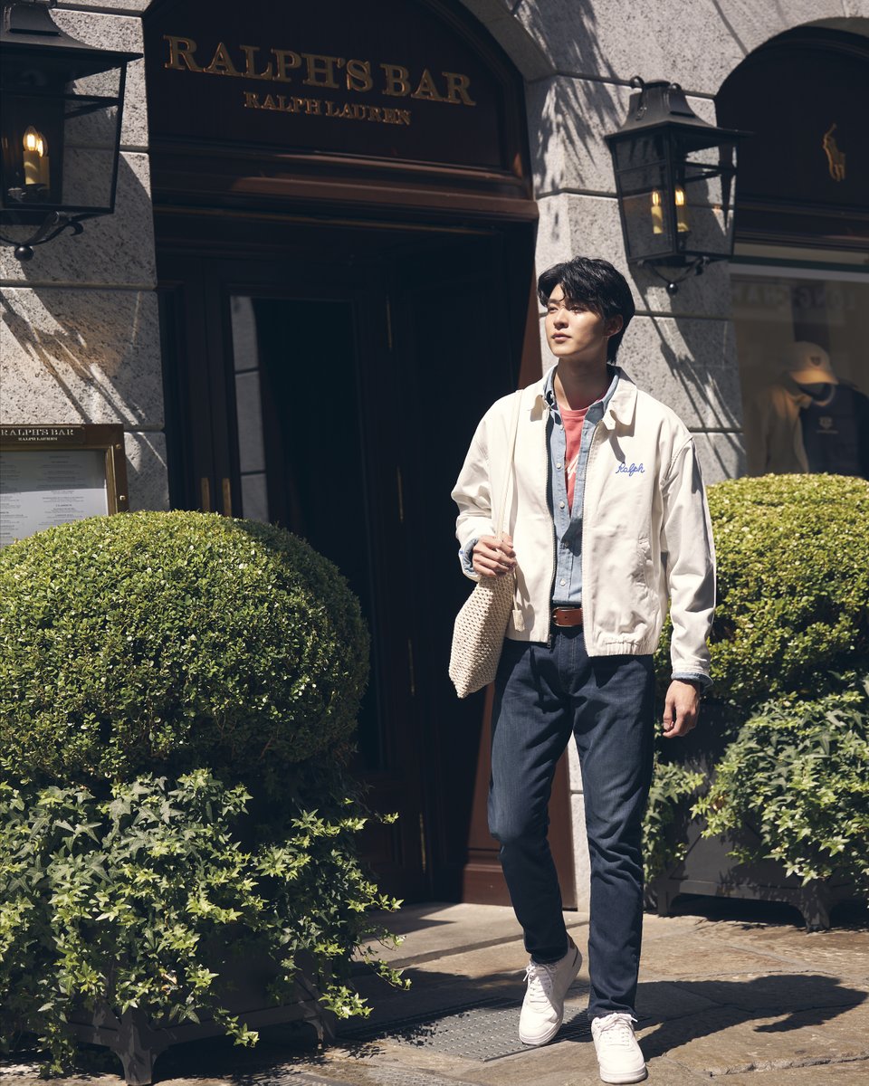 mintmag_th's tweet photo. หล่อคูล! เสิร์ฟลุคสตรีทสไตล์สุดคูลของหนุ่ม #มีนนิชคุณ ที่มาในลุคสไตล์แคชชวล เลเยอร์เสื้อแจ็คเก็ต แมตช์เข้ากับกางเกงเดนิม พร้อมเติมความชิลด้วยกระเป๋าถักโทนสีธรรมชาติ หลังร่วมชมโชว์ Ralph Lauren Purple Label & Polo Ralph Lauren Spring 2027 ณ มิลาน ประเทศอิตาลี 💚

#RalphLaurenSP27xMEEN
#Meennicha8
#RalphLaurenSpring27
#PoloRalphLauren
#RLPurpleLabel
#RalphLauren
#MintNews