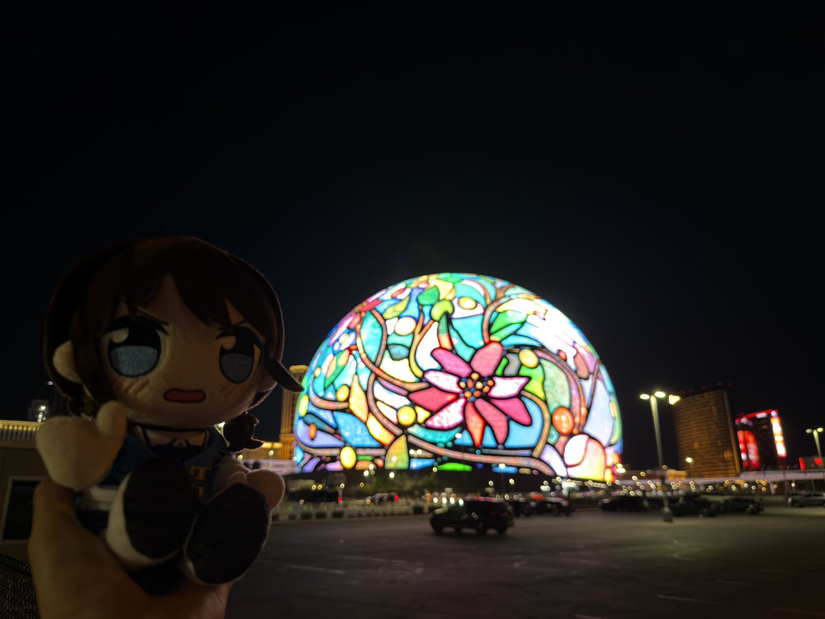 mujianwu's tweet photo. 😯

可惜没看到黄脸表情包，全是广告😭 https://t.co/O59isFr0uv