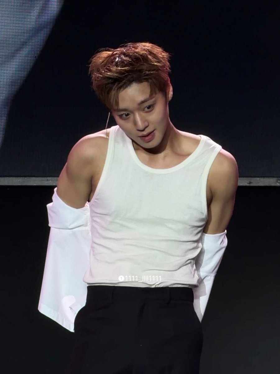 Mayeollie's tweet photo. ทำหน้าแบบรู้ว่าตัวเองหล่อ เมย์ๆต้องชอบแน่ๆ พี่หล่อ พี่รู้ พี่ขอร้อง น้องอย่ากรี๊ดดด🫠 https://t.co/GWw1GmHV3B