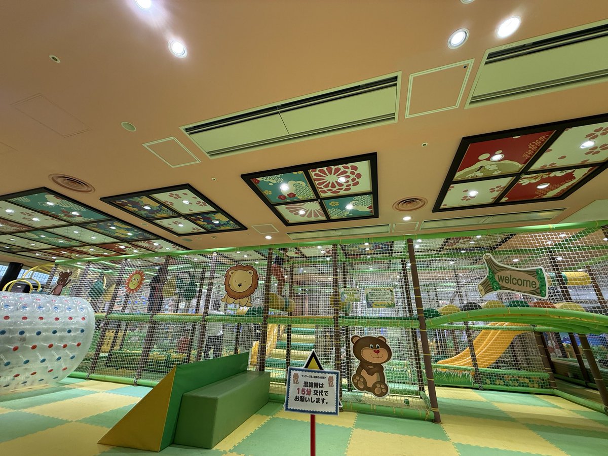 emiwnr's tweet photo. 学校の振替
平日のお台場はのんびり遊べます。🍀 https://t.co/mbQFCILpya