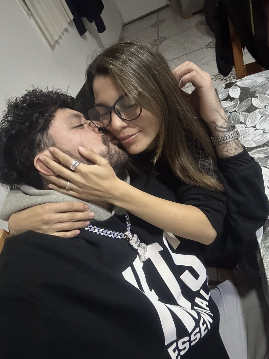 BallerFk's tweet photo. Tenés los ojitos más bellos que vi en mi vida ❤️ https://t.co/MSdrhdc1J5