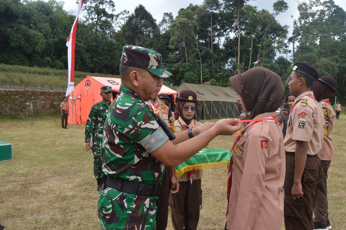 kodim0804's tweet photo. Magetan. - Kasdim 0804/Magetan Mayor inf Tomy Fedi Anugrahan S.E memimpin langsung acara penutupan kegiatan Perkemahan Sabtu Minggu (Persami) Korps Kadet Republik Indonesia (KKRI) Triwulan II Semester I2026 Tahun Anggaran 2026. https://t.co/nQSnBFceFk
