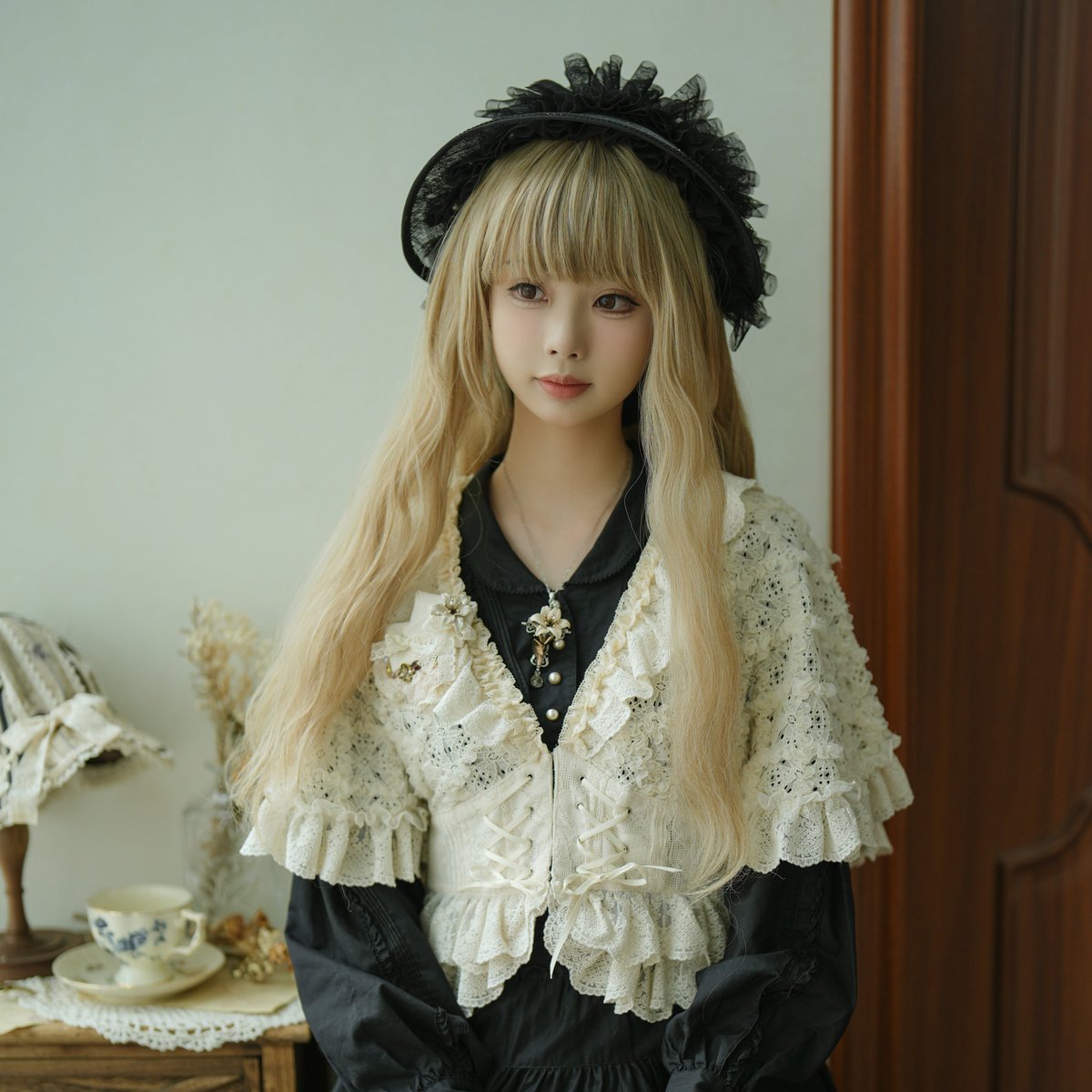 【週末お値下げ】aLORS paris ボレロ　アイボリーベージュ 🌟商品紹介🌟 総レースボレロ 冷房対策にもぴったりのボレロが登場