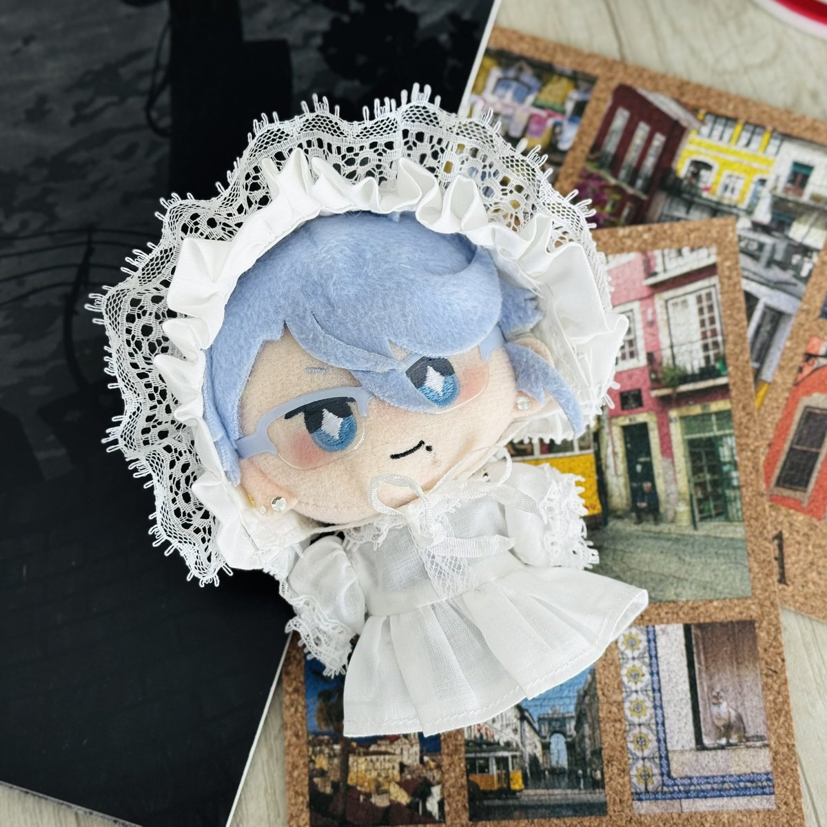 KAOHU_7's tweet photo. ついにナイトキャップ

🌙「ティターニアの囁き（Titania's Whisper）」🌙

のデザインが決まりました〜😭✨
妖精たちが真夏の夜にそっと囁くようなイメージです🧚‍♀️🌙
※リボンの位置はもう少し前寄りに調整して、お顔に沿うシルエットになる予定です https://t.co/Khv6B1nnrv